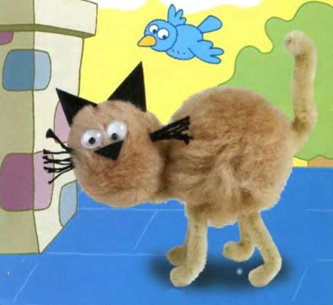 Кот Карлос из помпончиков